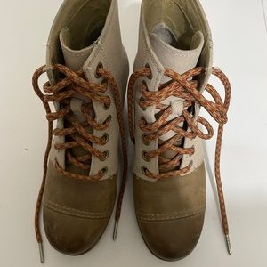 Women’s Sorel Boots, Wedges, in Great Condition